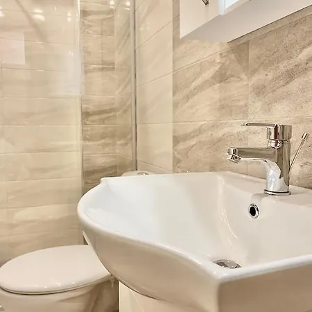 Location With 2bath For 6 Guests Appartamento