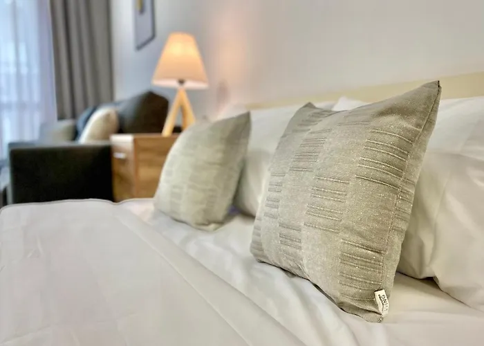 Location With 2bath For 6 Guests Апартаменты